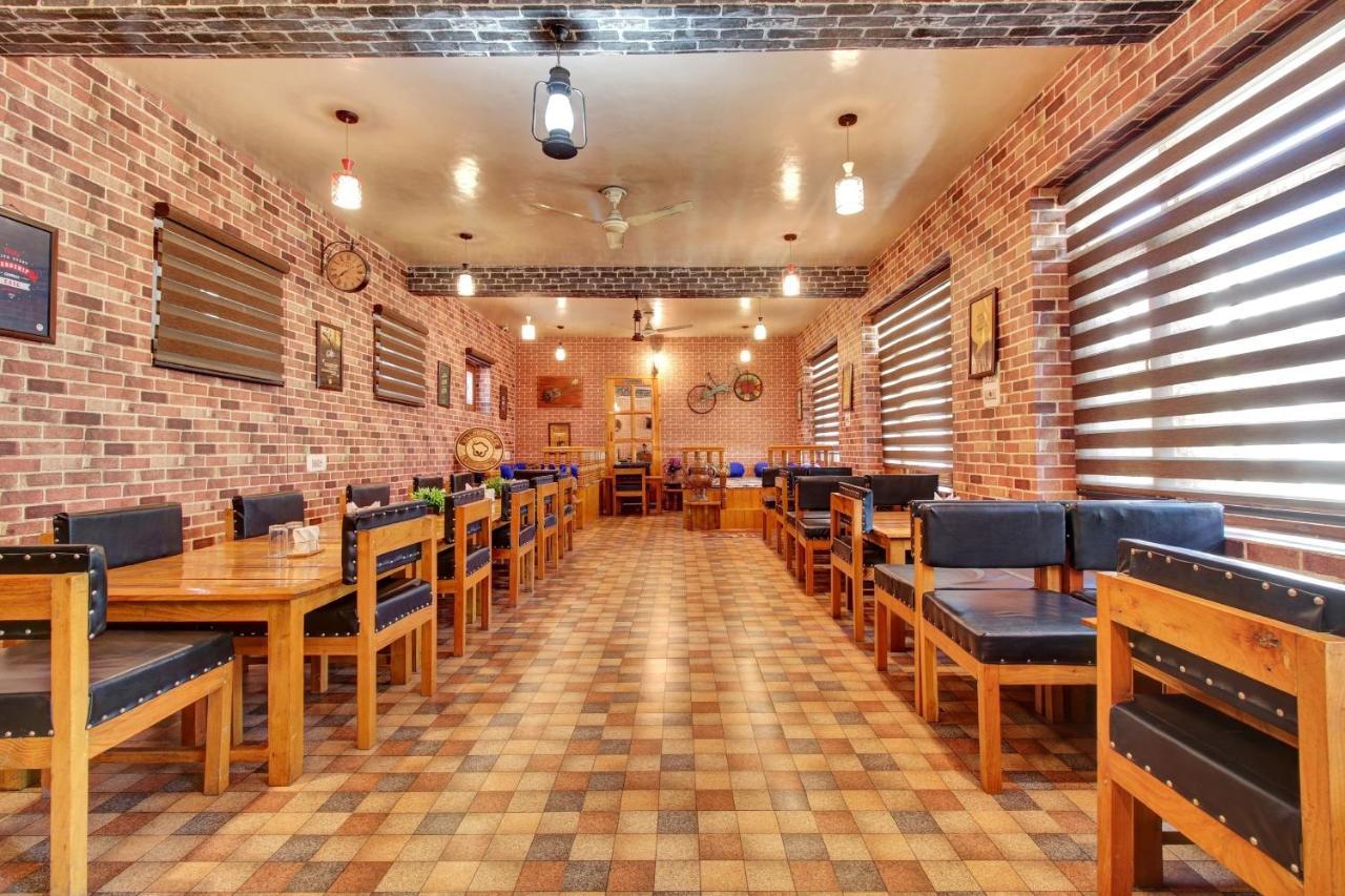Super Oyo Capital O 91600 The Village Classic Hotel And Restaurant Srinagar  Luaran gambar